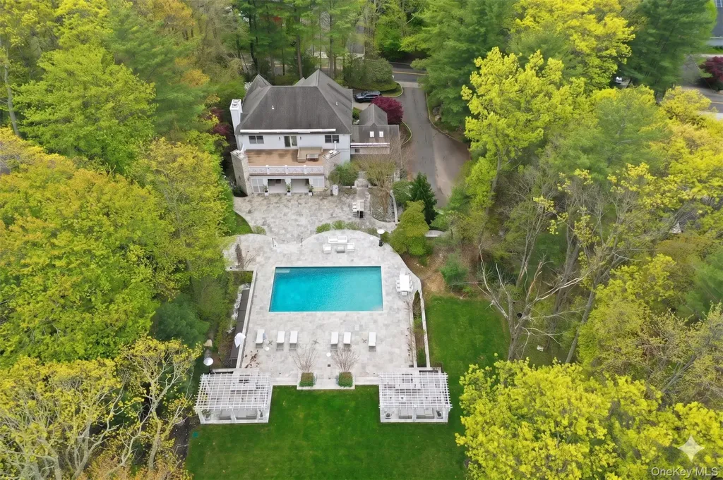 9 Godfrey Lane Huntington NY 11743