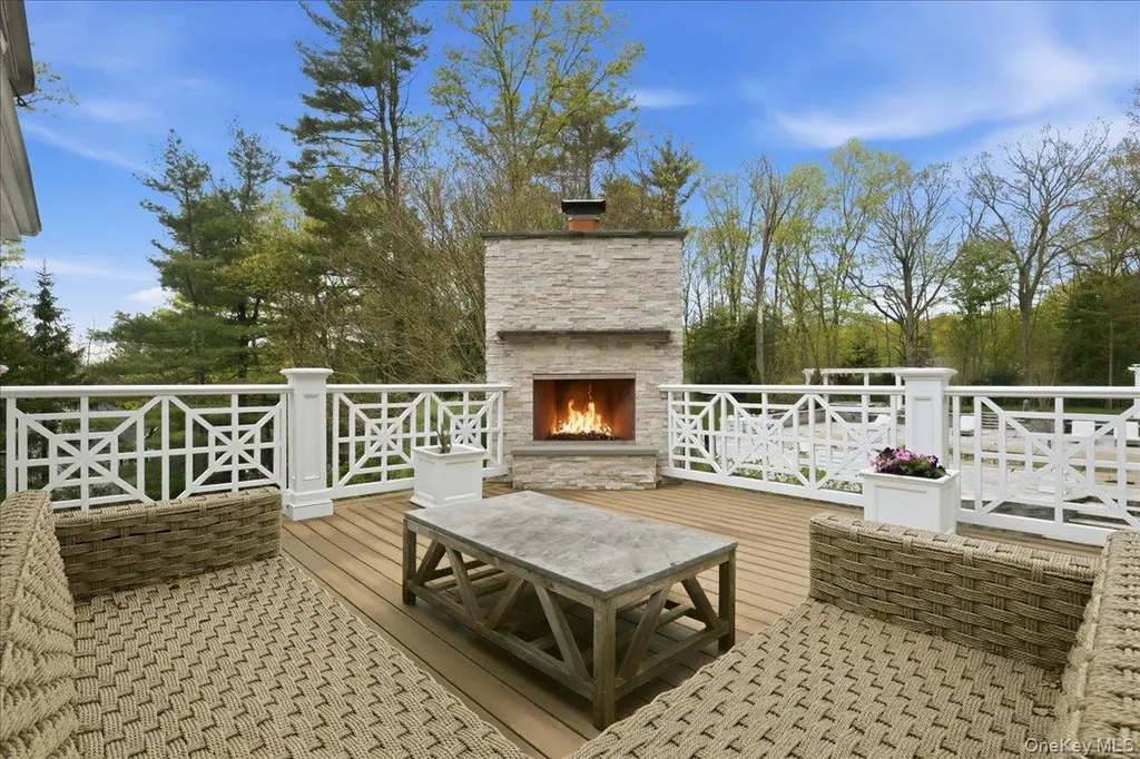 9 Godfrey Lane Huntington NY 11743