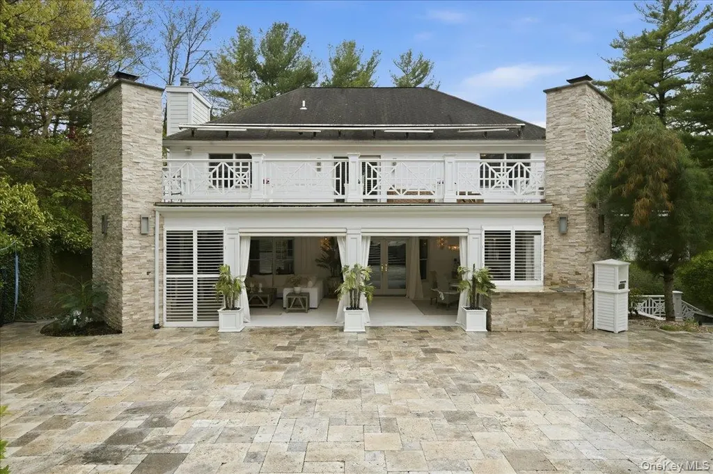 9 Godfrey Lane Huntington NY 11743
