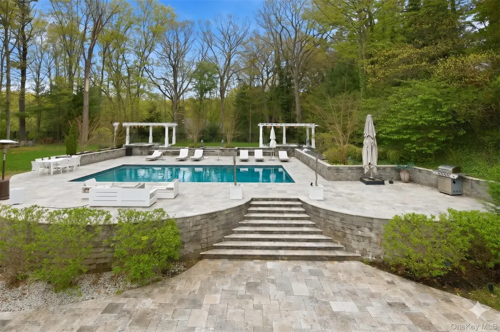 9 Godfrey Lane Huntington NY 11743