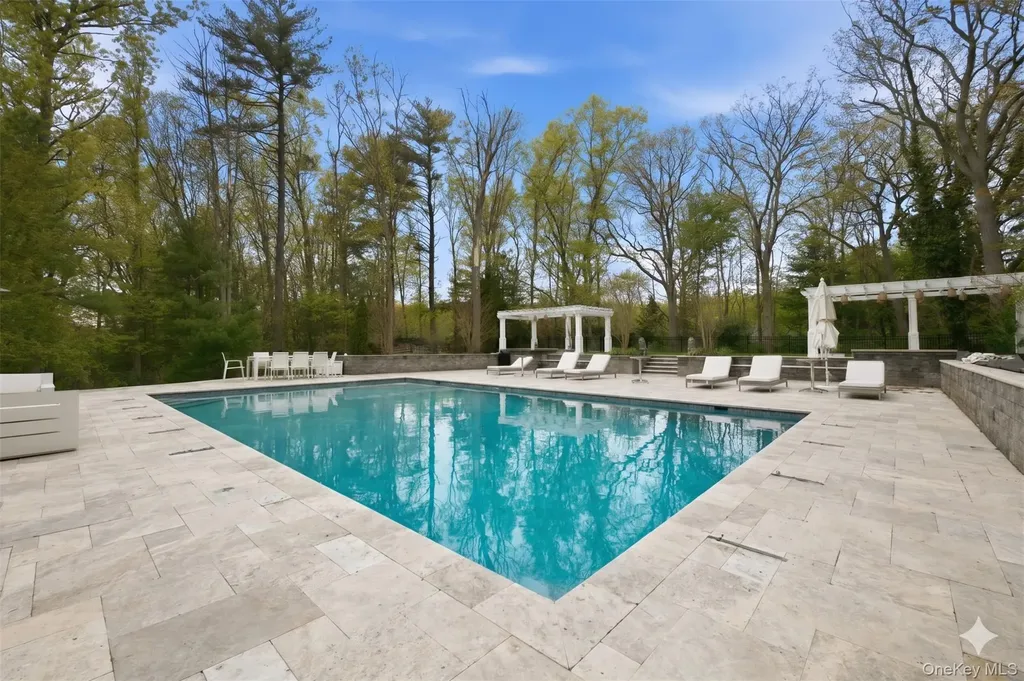 9 Godfrey Lane Huntington NY 11743