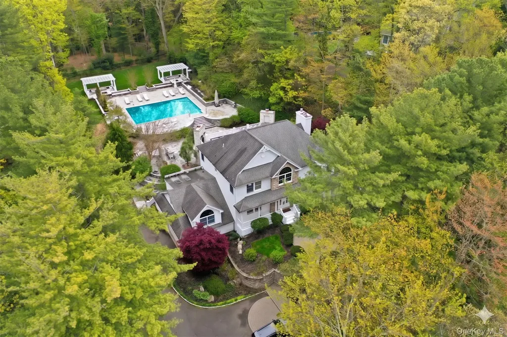 9 Godfrey Lane Huntington NY 11743