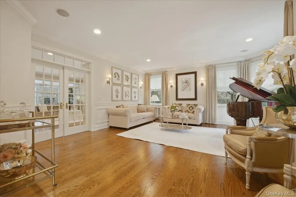 9 Godfrey Lane Huntington NY 11743