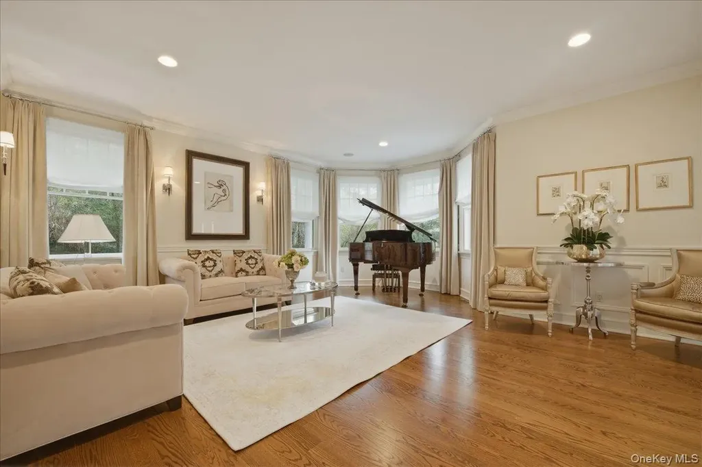 9 Godfrey Lane Huntington NY 11743