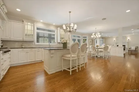 9 Godfrey Lane Huntington NY 11743