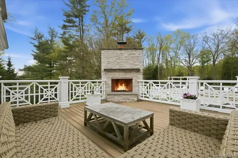 9 Godfrey Lane Huntington NY 11743