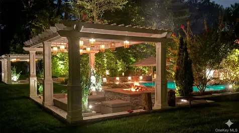 9 Godfrey Lane Huntington NY 11743