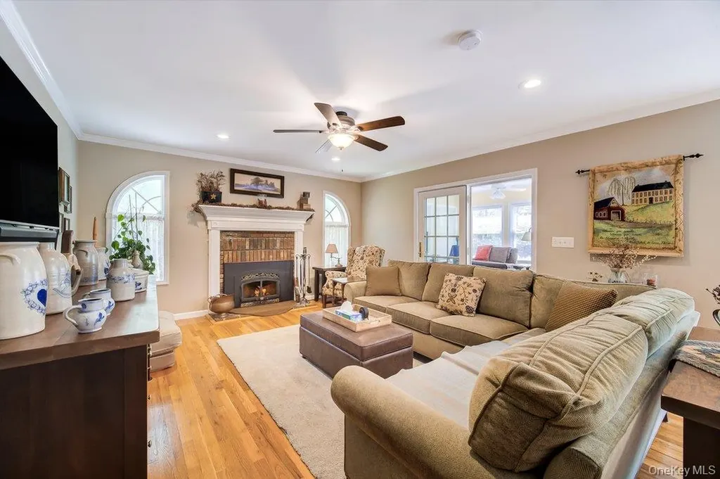 15 Grandview Terrace Wallkill NY 12589