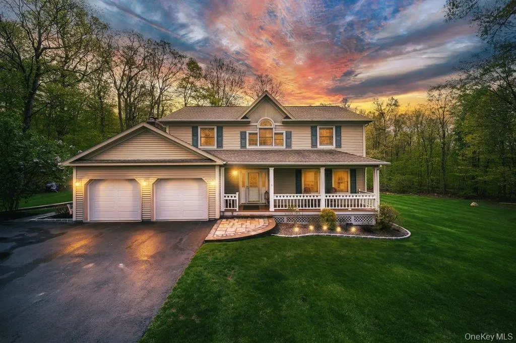 15 Grandview Terrace Wallkill NY 12589