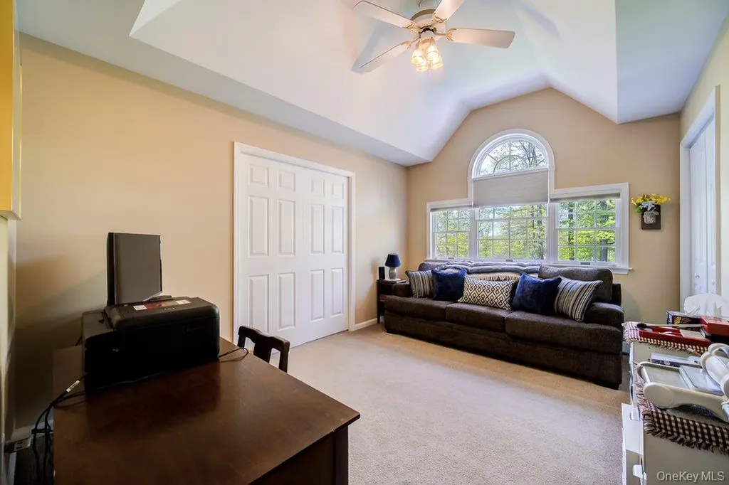 15 Grandview Terrace Wallkill NY 12589