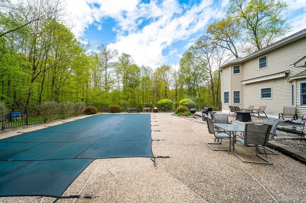 15 Grandview Terrace Wallkill NY 12589