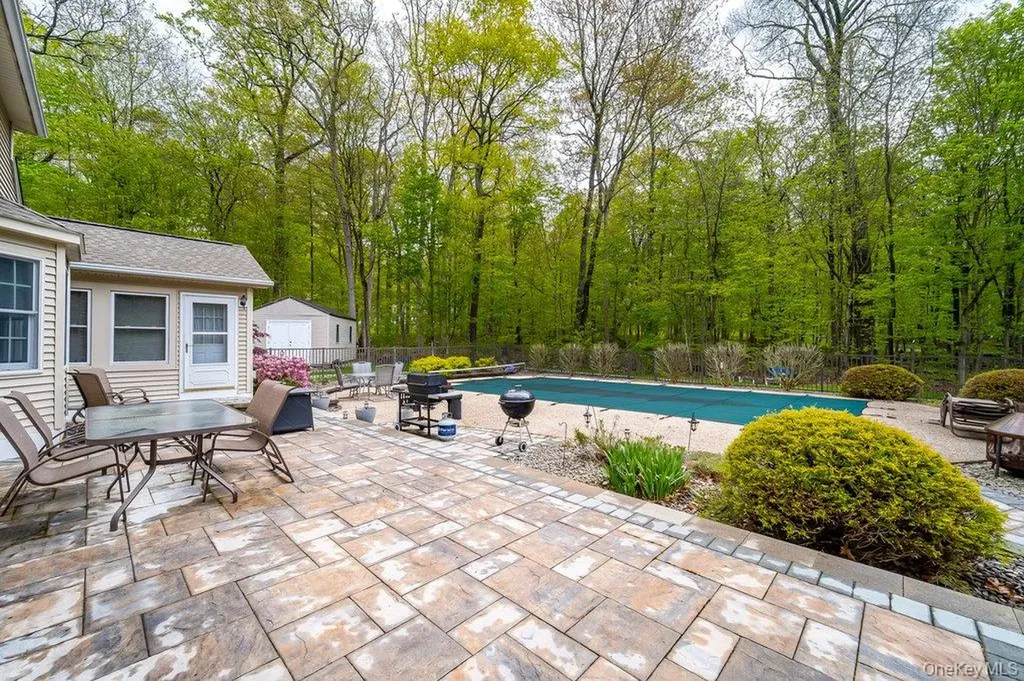 15 Grandview Terrace Wallkill NY 12589