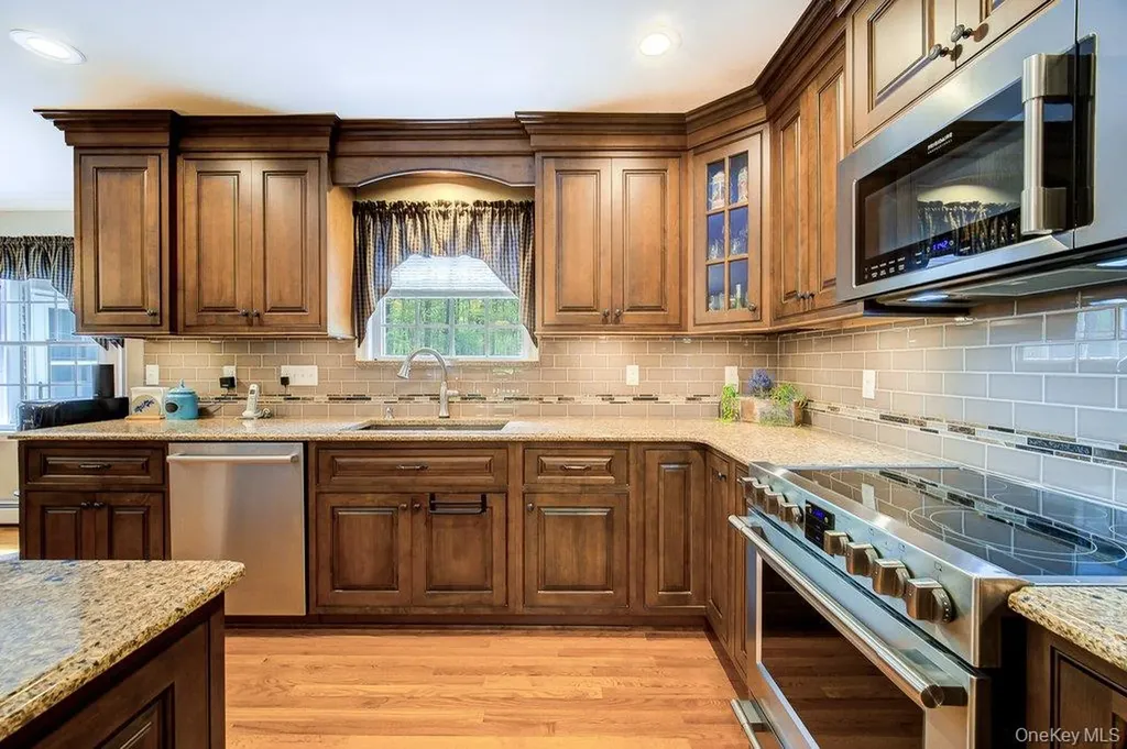 15 Grandview Terrace Wallkill NY 12589