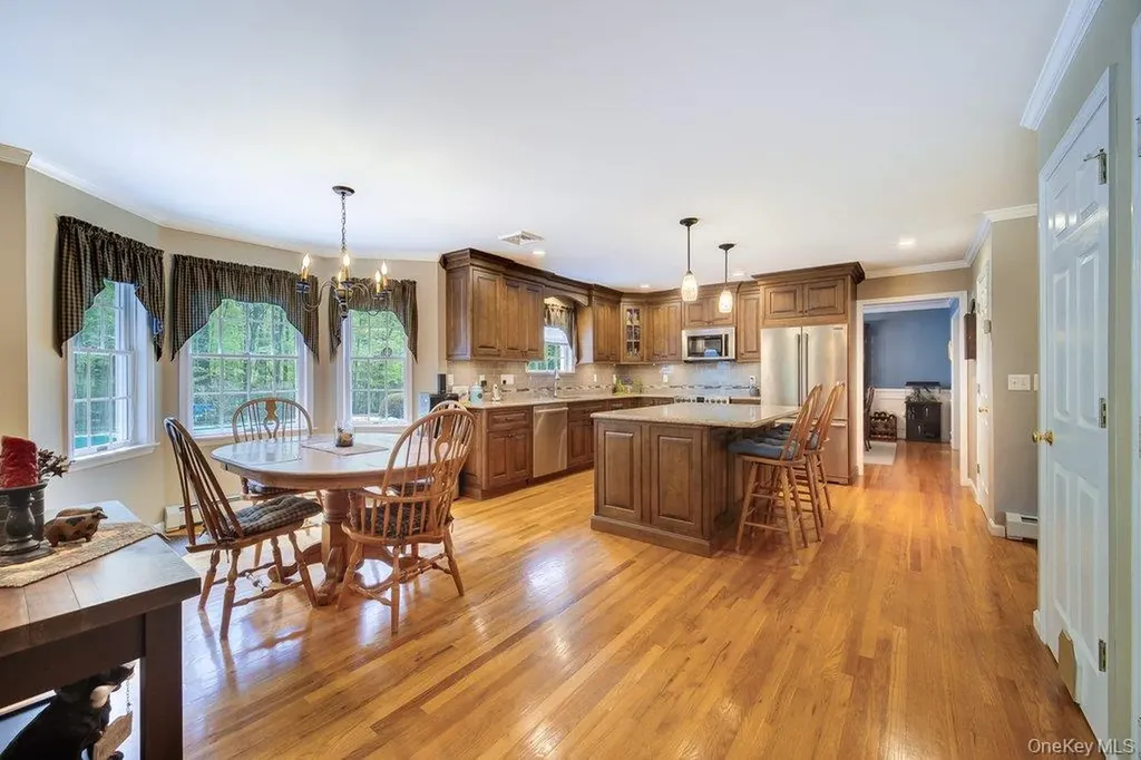15 Grandview Terrace Wallkill NY 12589