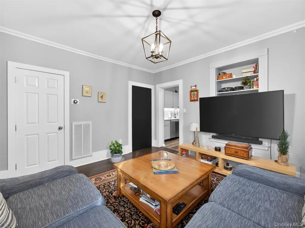 24 E Park Place Suffern NY 10901