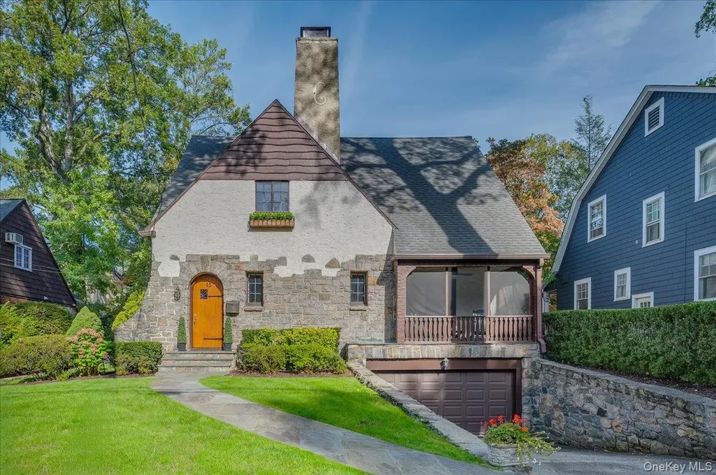 15 Kingsbury Road New Rochelle NY 10804