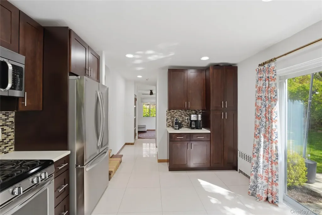 15 Kingsbury Road New Rochelle NY 10804