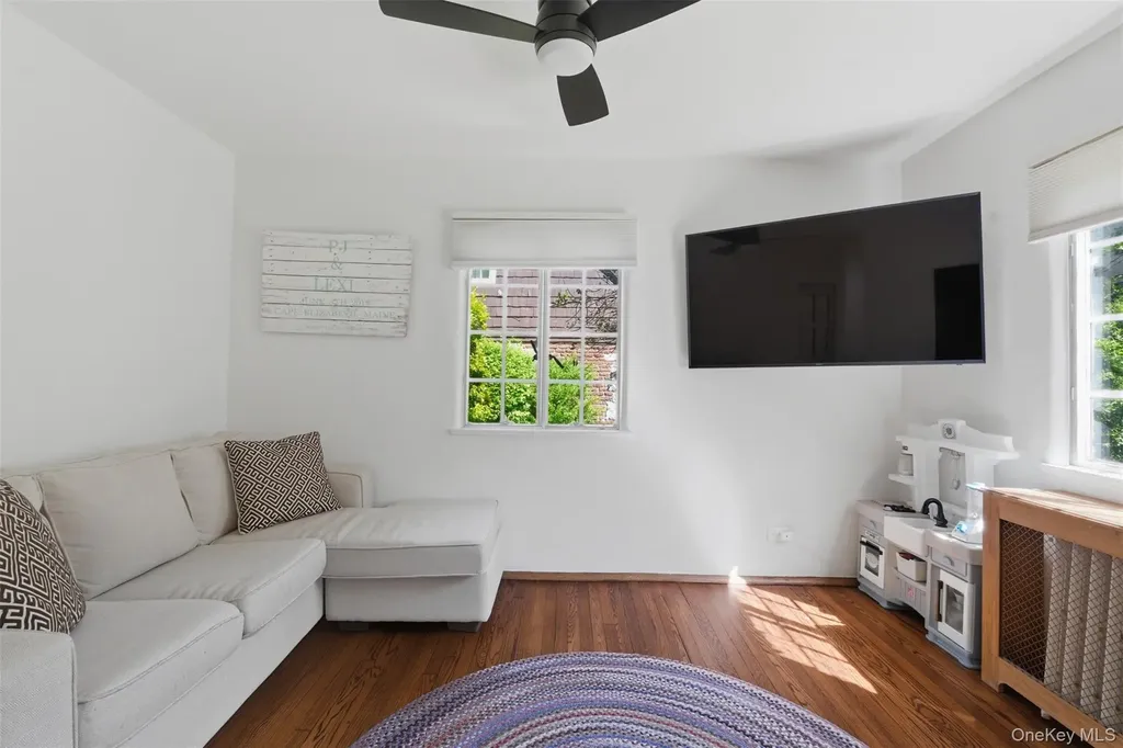 15 Kingsbury Road New Rochelle NY 10804