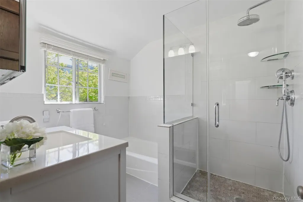15 Kingsbury Road New Rochelle NY 10804