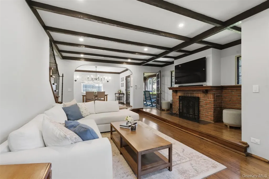 15 Kingsbury Road New Rochelle NY 10804