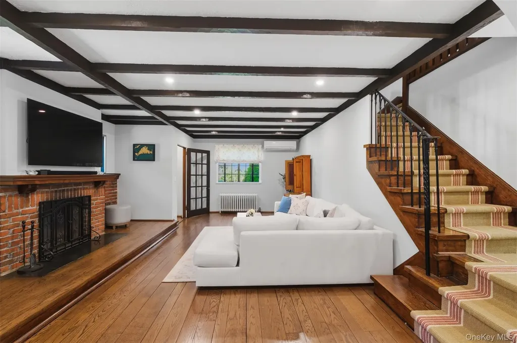 15 Kingsbury Road New Rochelle NY 10804
