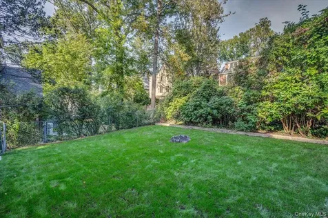 15 Kingsbury Road New Rochelle NY 10804