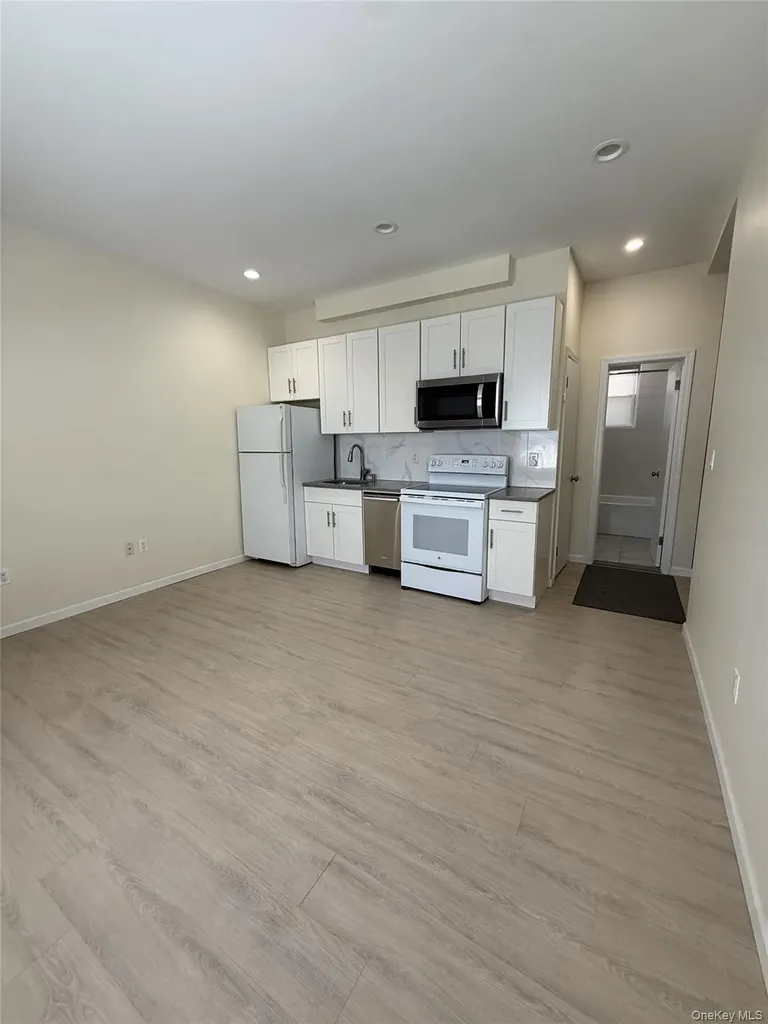 127 Mineola Boulevard Mineola NY 11501