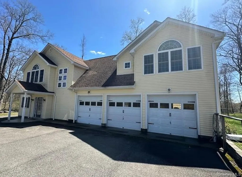 1055 Bruynswick Road Gardiner NY 12525