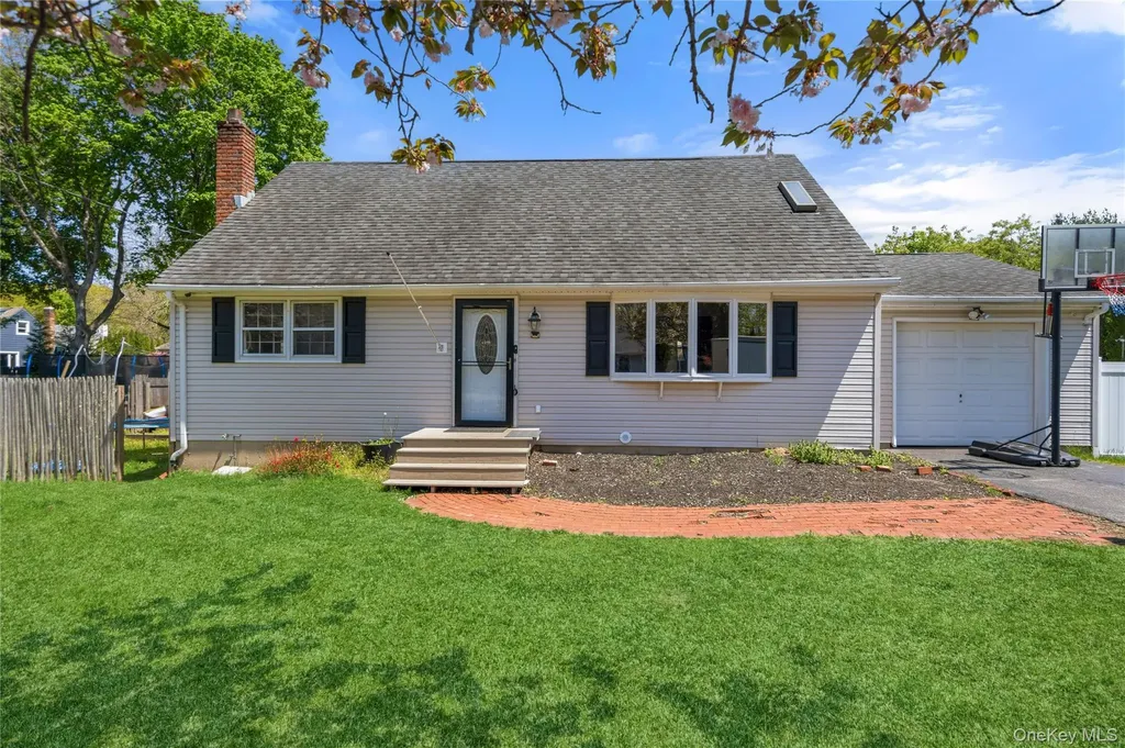 325 Harrison Avenue Miller Place NY 11764