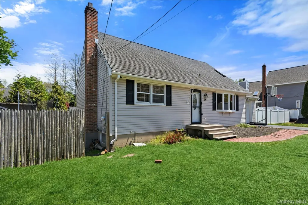 325 Harrison Avenue Miller Place NY 11764