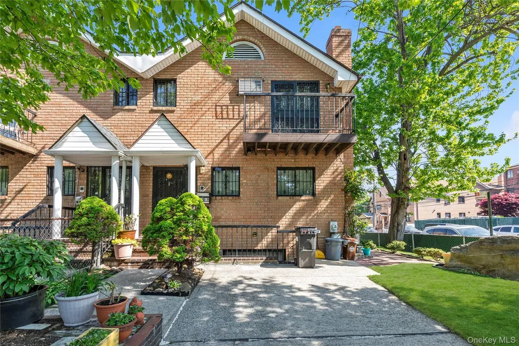 136-49 58th Avenue Flushing NY 11355