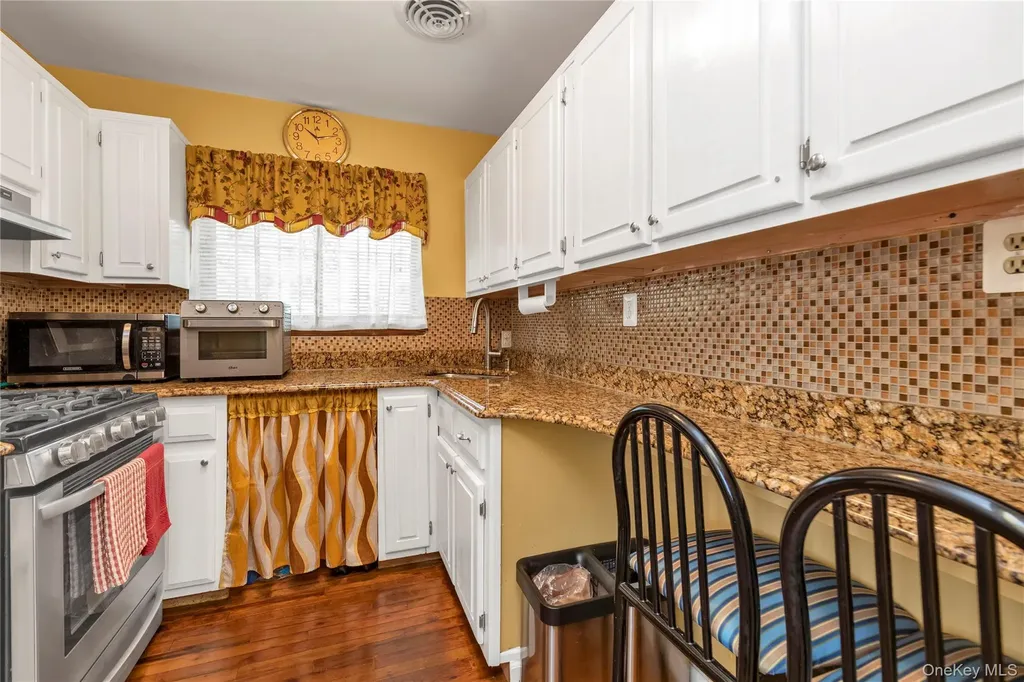 136-49 58th Avenue Flushing NY 11355