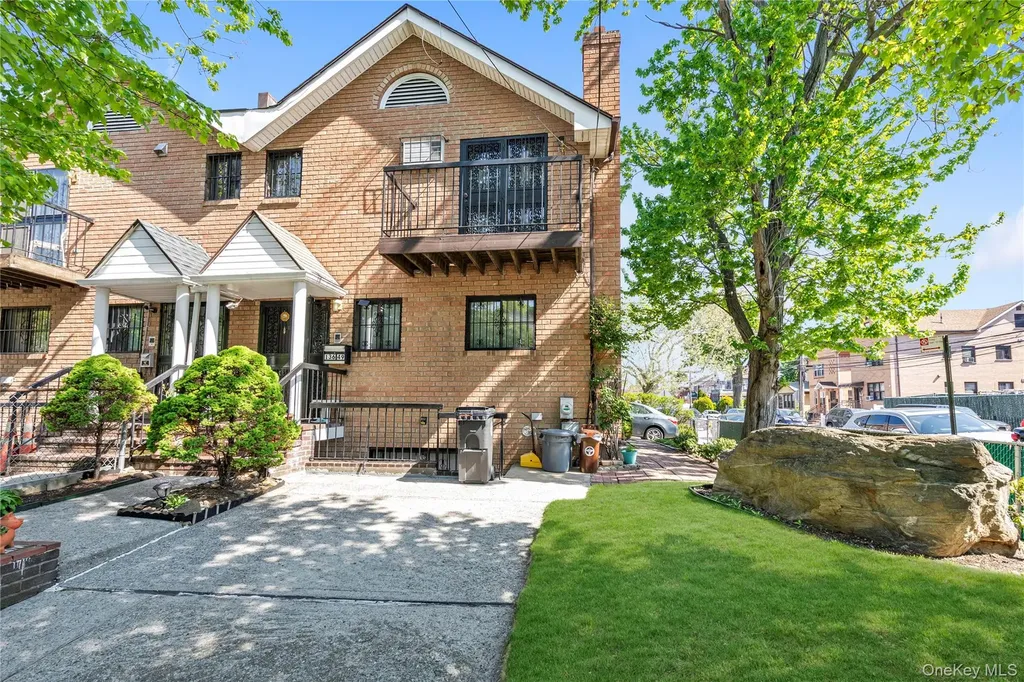 136-49 58th Avenue Flushing NY 11355
