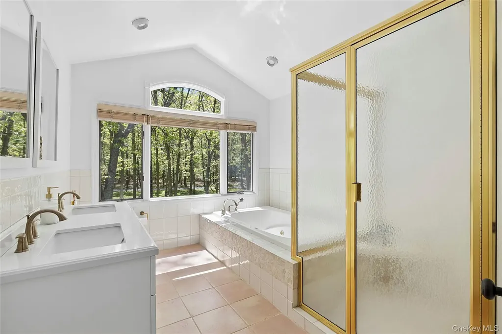 3 Pheasant Lane Lloyd Neck NY 11743