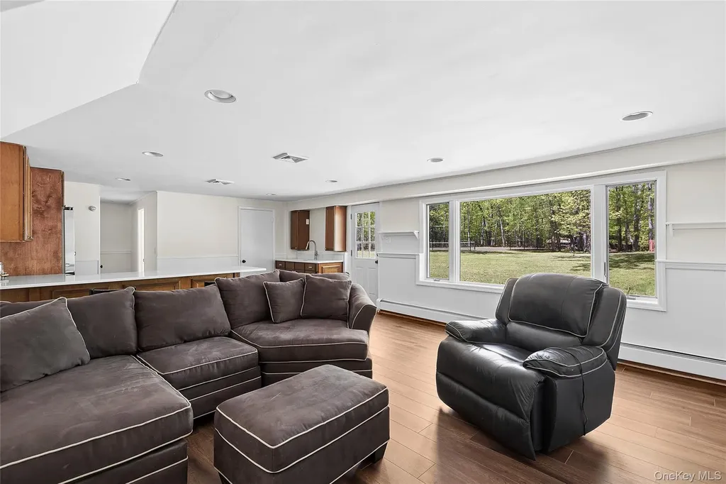 3 Pheasant Lane Lloyd Neck NY 11743