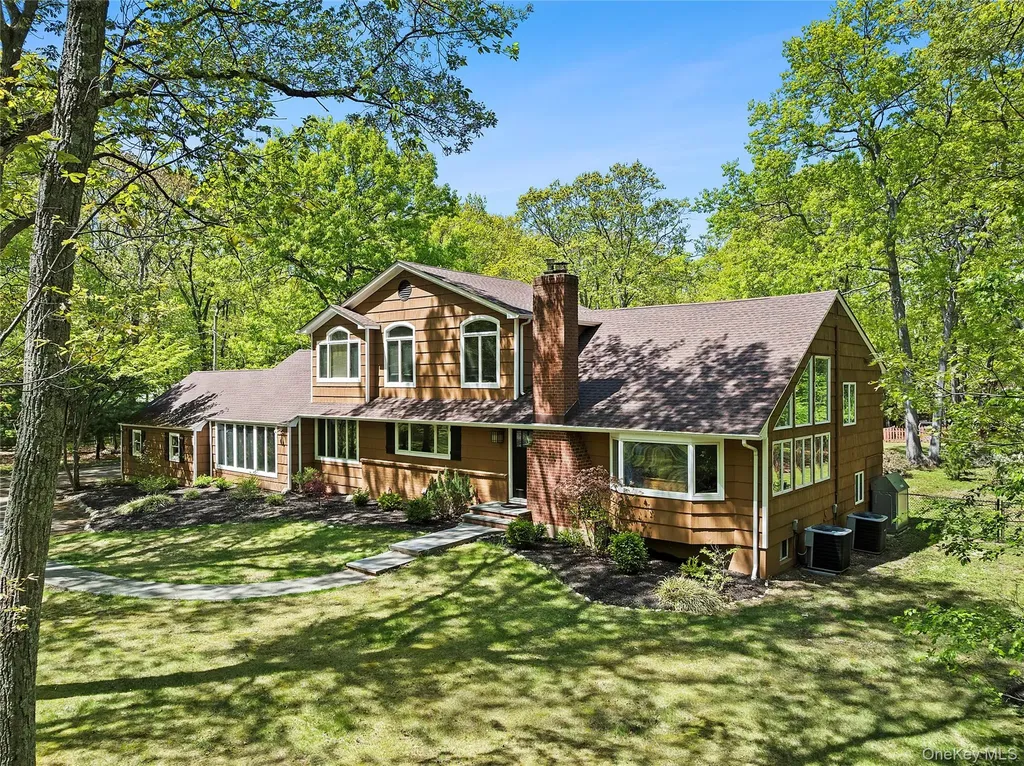 3 Pheasant Lane Lloyd Neck NY 11743