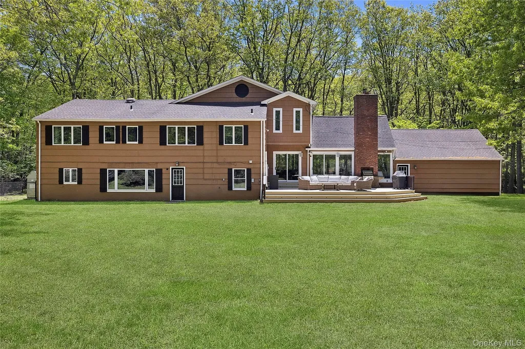 3 Pheasant Lane Lloyd Neck NY 11743
