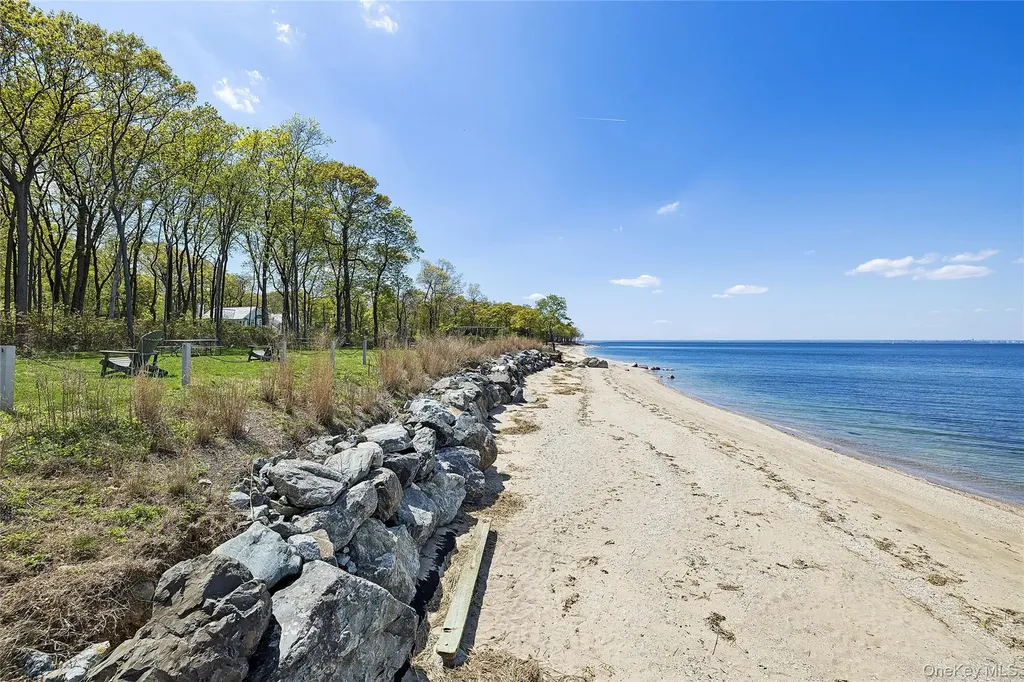3 Pheasant Lane Lloyd Neck NY 11743