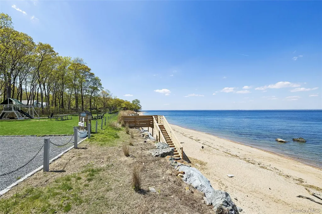 3 Pheasant Lane Lloyd Neck NY 11743