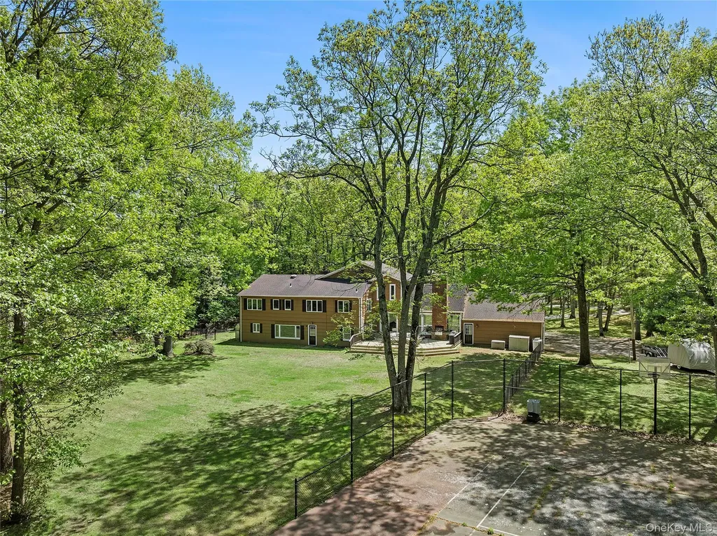 3 Pheasant Lane Lloyd Neck NY 11743