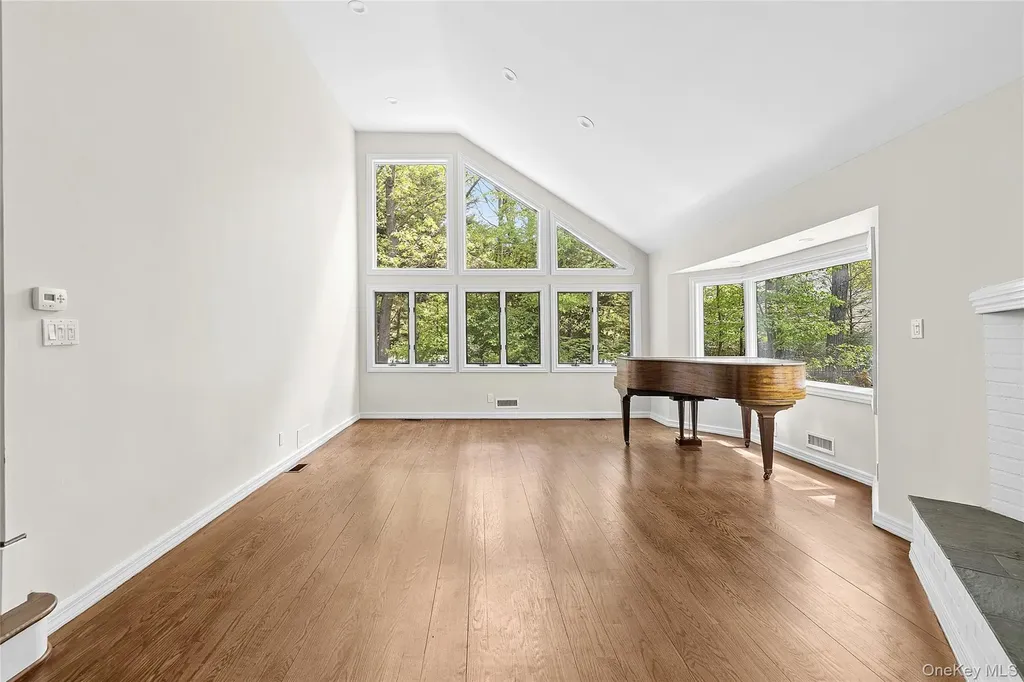3 Pheasant Lane Lloyd Neck NY 11743