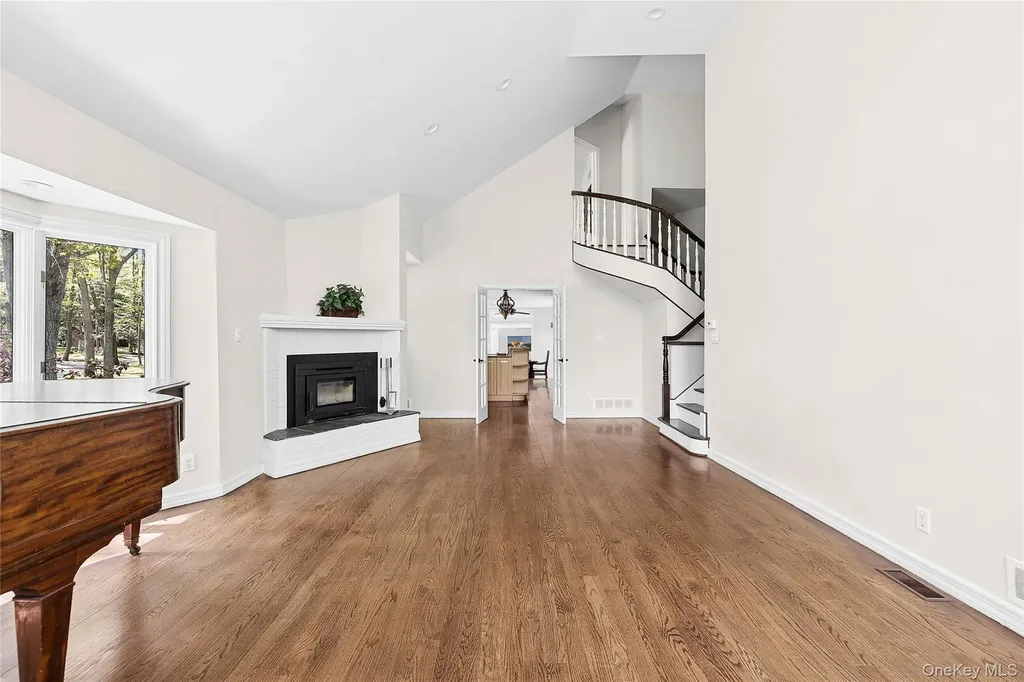 3 Pheasant Lane Lloyd Neck NY 11743