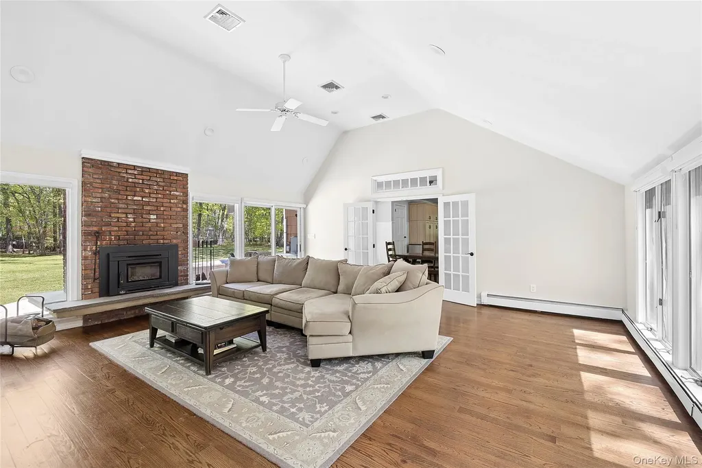 3 Pheasant Lane Lloyd Neck NY 11743