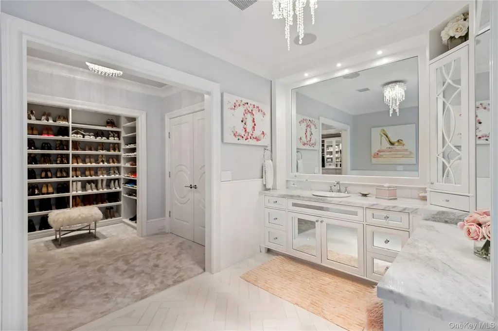 471 Woodbury Cold Spring Harbor NY 11724