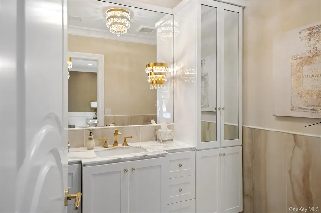 471 Woodbury Cold Spring Harbor NY 11724