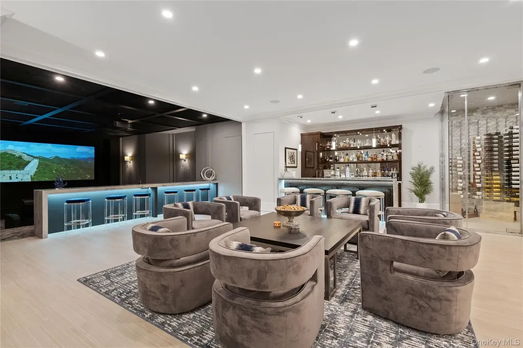 471 Woodbury Cold Spring Harbor NY 11724