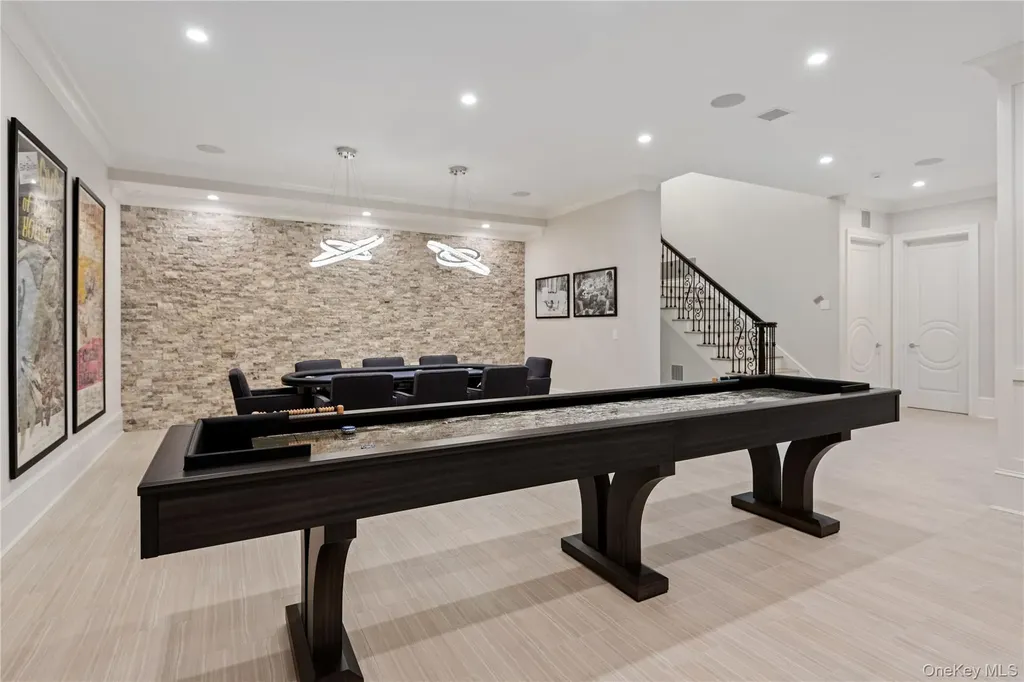 471 Woodbury Cold Spring Harbor NY 11724