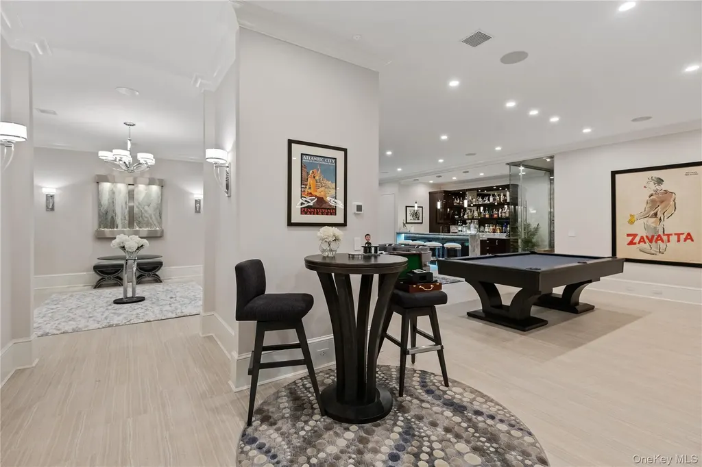 471 Woodbury Cold Spring Harbor NY 11724