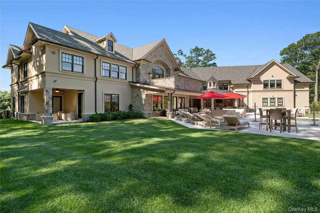 471 Woodbury Cold Spring Harbor NY 11724