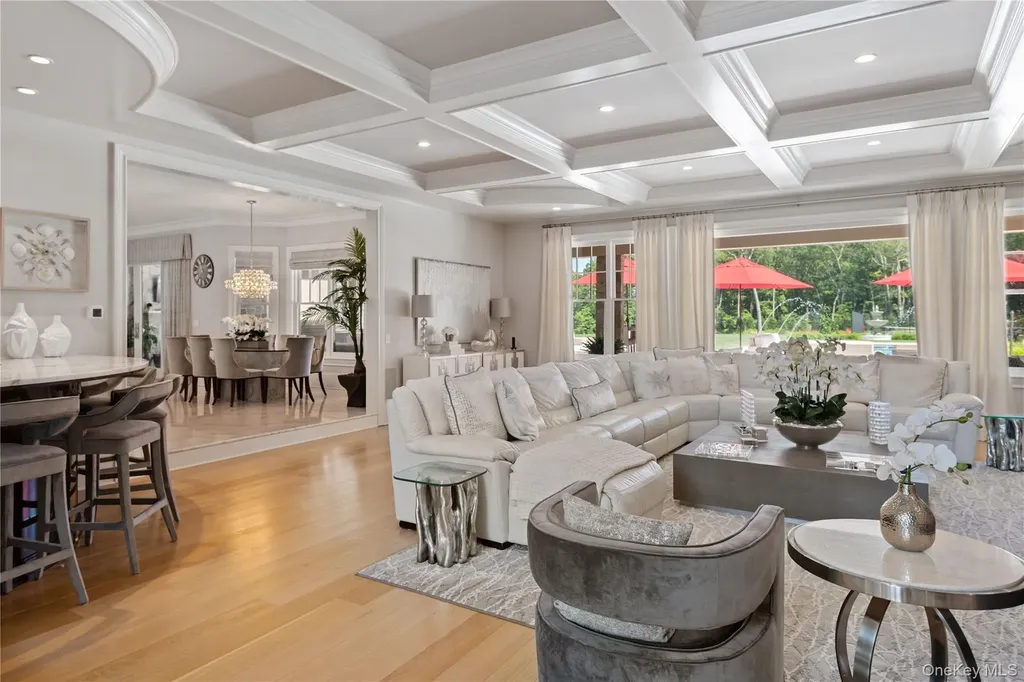 471 Woodbury Cold Spring Harbor NY 11724